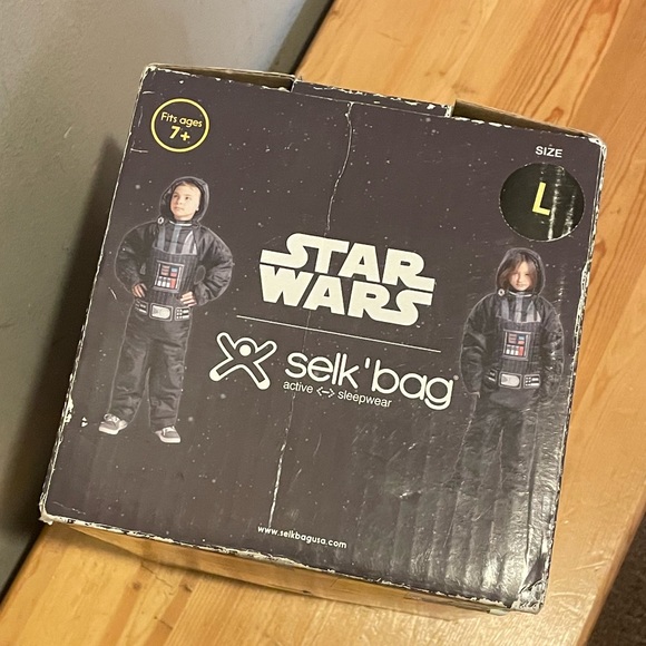 STAR WARS Darth Vader Sleeping Bag - Picture 8 of 10